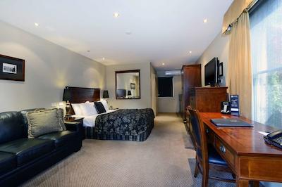 کوالیتی پورهوس ارمیدال