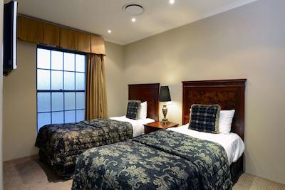 کوالیتی پورهوس ارمیدال