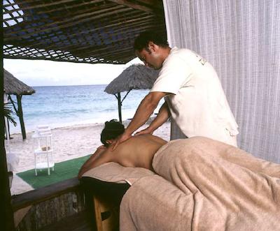 اکومال ب بیچ اند ولنز ریزرت