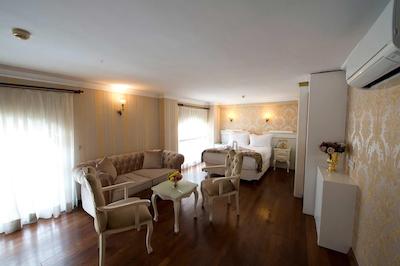 گلدن هورن سیرکچی