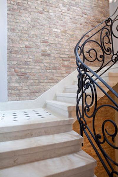 استوریز آپارت کلوغلو