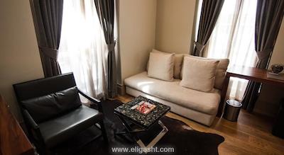 استوریز آپارت کلوغلو