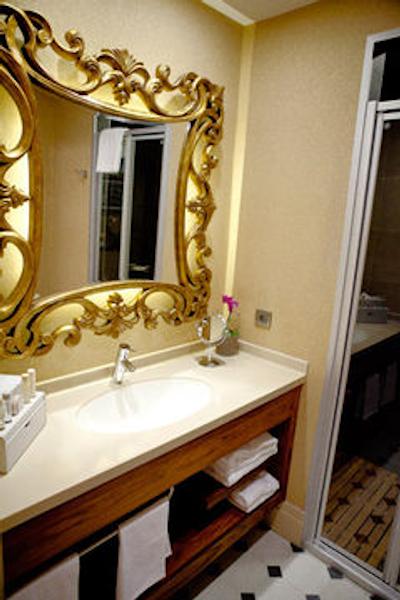 استوریز آپارت کلوغلو