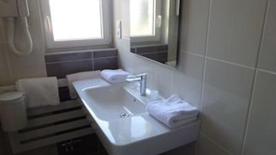 بست وسترن منتگومری