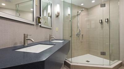 بست وسترن پلاس اُتاوا سیتی سنتر