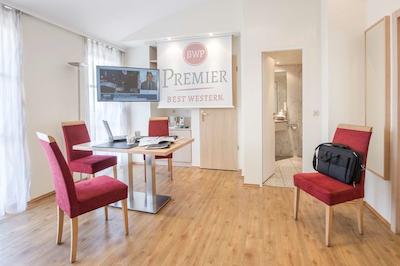 بست وسترن پرمیر هتل ویلا استکوم