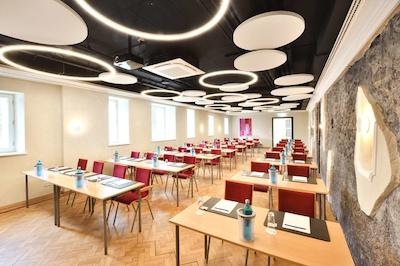 بست وسترن پرمیر هتل ویلا استکوم