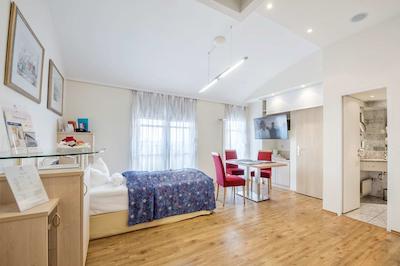 بست وسترن پرمیر هتل ویلا استکوم