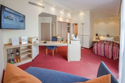 بست وسترن پرمیر هتل ویلا استکوم