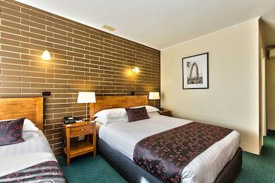 بست وسترن استاجکاچ متل