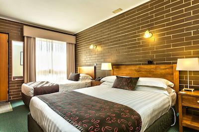 بست وسترن استاجکاچ متل