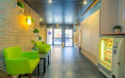 امباسادر منن