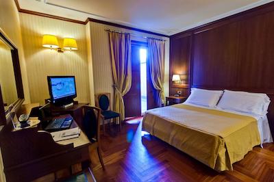 بست وسترن هتل فراری