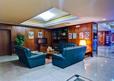 بست وسترن هتل فراری