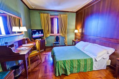 بست وسترن هتل فراری