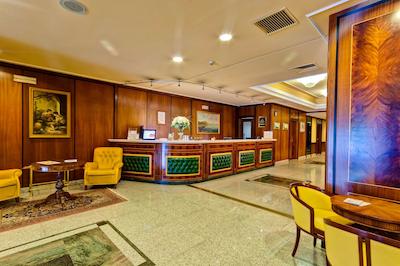 بست وسترن هتل فراری