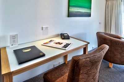 بست وسترن گیلنگ متر این اند اپارتمنتز