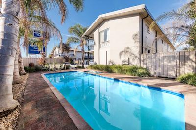 بست وسترن گوورنر جیپز متر این