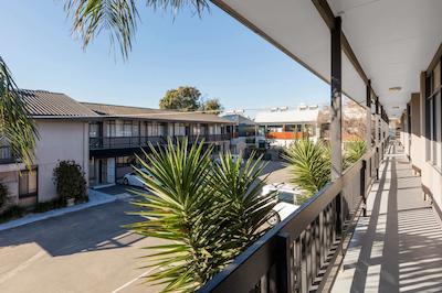 بست وسترن گوورنر جیپز متر این