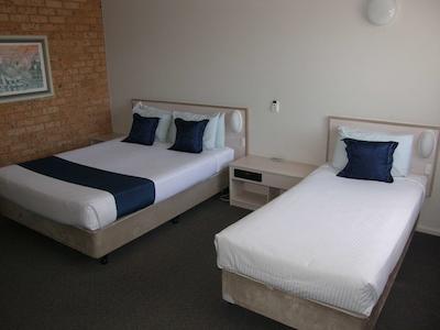 سورست هتل بای بست وسترن بلو دیامند متر این