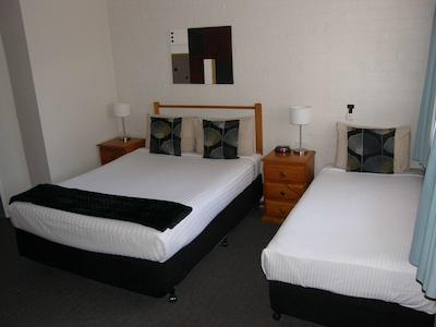 سورست هتل بای بست وسترن بلو دیامند متر این