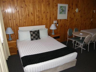 سورست هتل بای بست وسترن بلو دیامند متر این