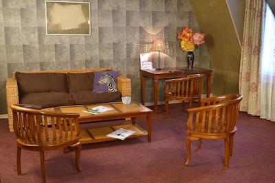 بست وسترن هتل لز بیوکس ارتز