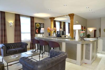 بست وسترن هتل لز بیوکس ارتز