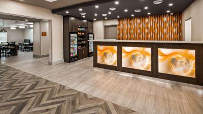 بست وسترن پلاس اکسکوتیو این