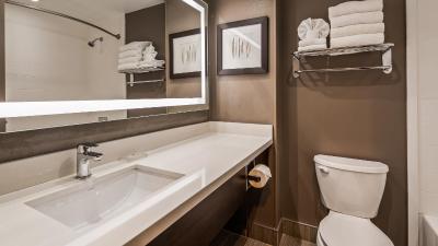 بست وسترن پلاس اکسکوتیو این