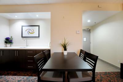 بست وسترن پلاس اکسکوتیو این