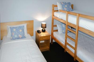 بست وسترن اپلو ب متل اند اپارتمنتز