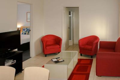 بست وسترن اپلو ب متل اند اپارتمنتز