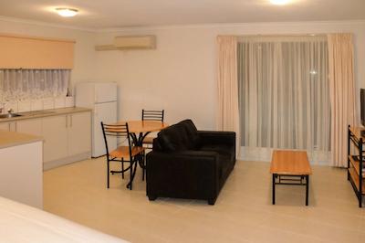 بست وسترن اپلو ب متل اند اپارتمنتز