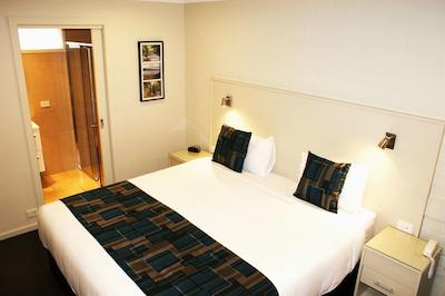 بست وسترن اپلو ب متل اند اپارتمنتز