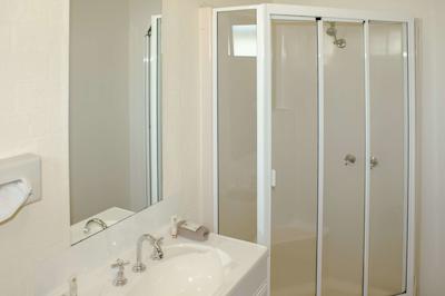 بست وسترن اپلو ب متل اند اپارتمنتز