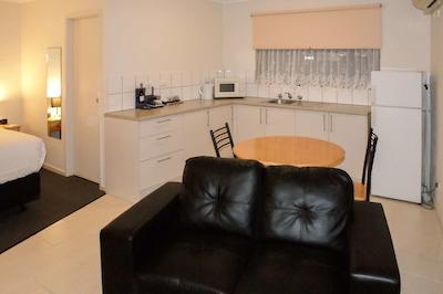 بست وسترن اپلو ب متل اند اپارتمنتز