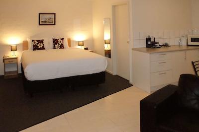 بست وسترن اپلو ب متل اند اپارتمنتز