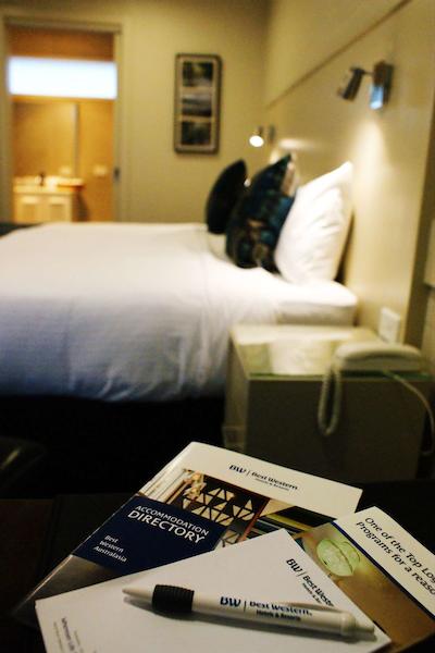 بست وسترن اپلو ب متل اند اپارتمنتز