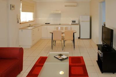 بست وسترن اپلو ب متل اند اپارتمنتز