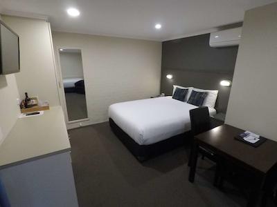 بست وسترن اپلو ب متل اند اپارتمنتز