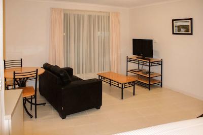 بست وسترن اپلو ب متل اند اپارتمنتز