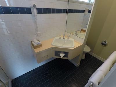 بست وسترن اپلو ب متل اند اپارتمنتز