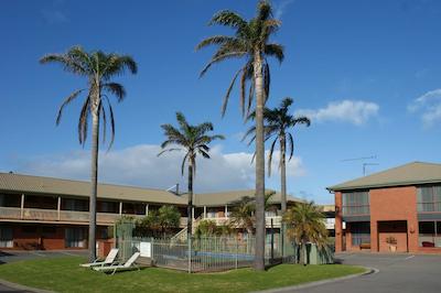 بست وسترن اپلو ب متل اند اپارتمنتز