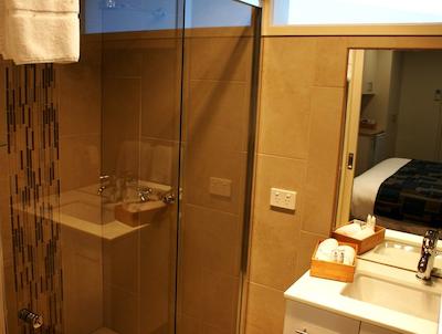 بست وسترن اپلو ب متل اند اپارتمنتز