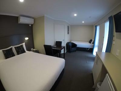 بست وسترن اپلو ب متل اند اپارتمنتز