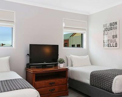 کوالیتی این اند سویتز د منزیز