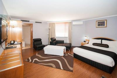 کمفرت این آیرپرت اینترنیشنال