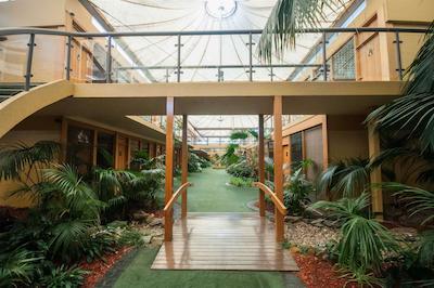 کمفرت این آیرپرت اینترنیشنال