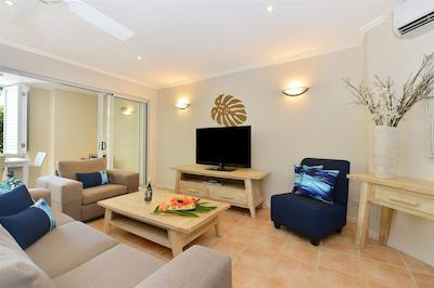 کمان ویلاز پرت دوگلاز